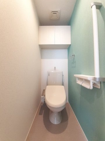 ドムスサンセールⅥ　Ｂのトイレ|落ち着いた色調のトイレです