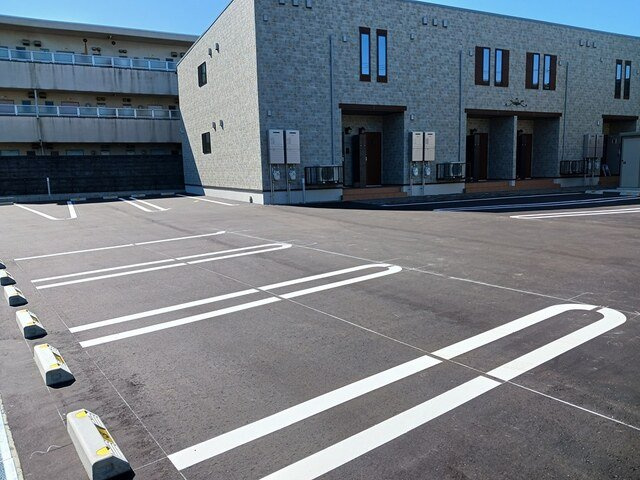 クーロンヌⅡの駐車場|駐車場完備です