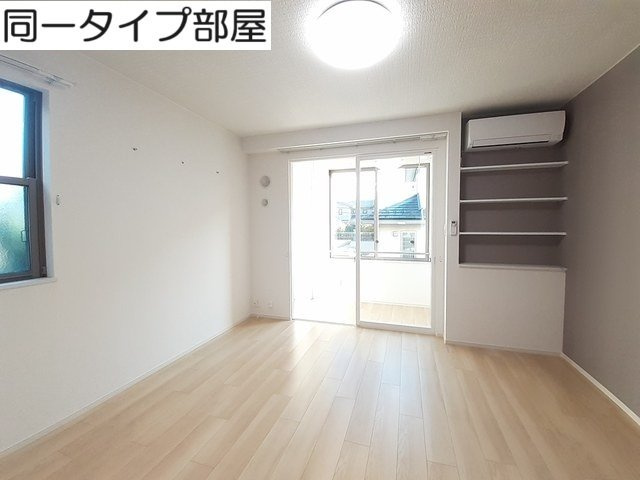 メゾン　ラ　ヴェールの内装|明るい色調の室内です