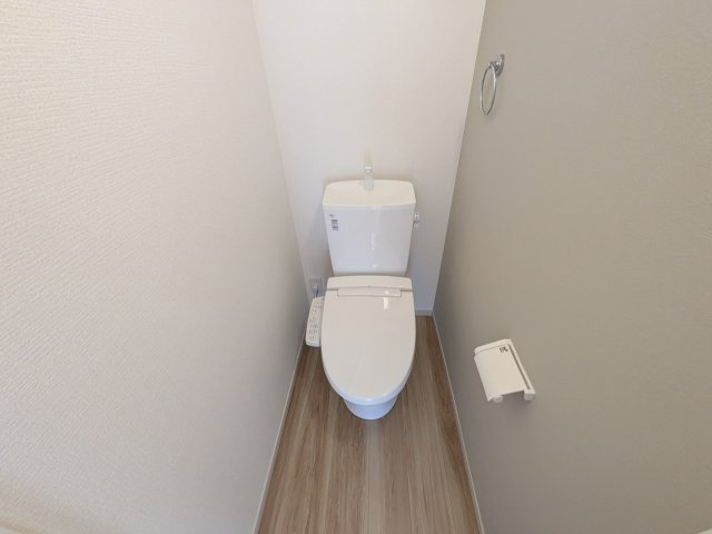水戸市東前町5期　新築戸建て　1号棟のトイレ|高い節水性能で、水道代を大幅にカット。環境とお財布に優しく、家計をしっかりサポートします。
もちろん温水洗浄便座付きです♪