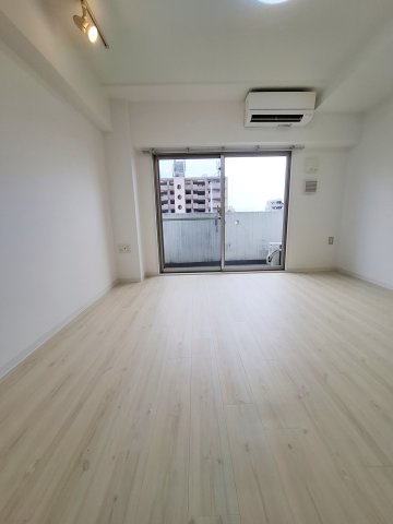 セレニテ甲子園Iの居間・リビング