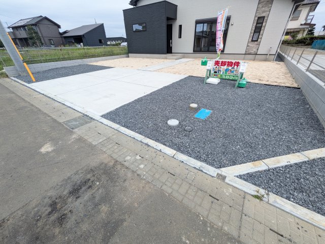 水戸市東前町5期　新築戸建て　3号棟の駐車場|駐車は4台可能です♪