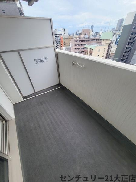 ラシュレエグゼ難波南のバルコニー