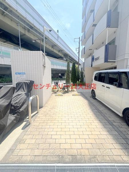 マリンズ弁天町の駐車場