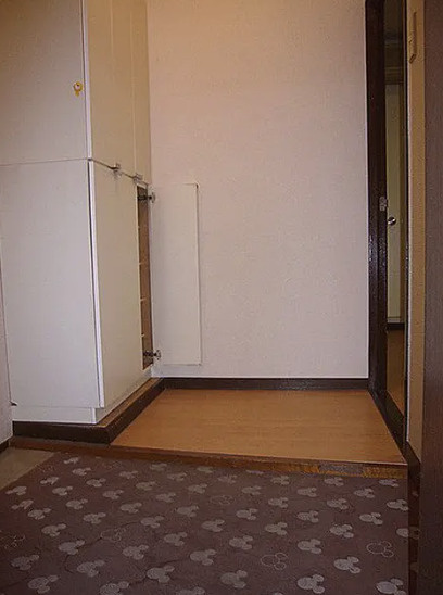 土屋ビルの玄関