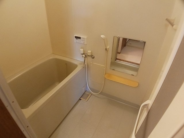 メゾン東明の浴室