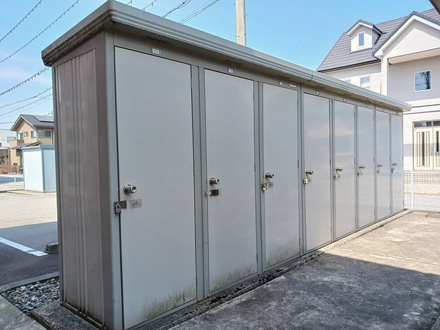 富山市向新庄町４丁目のアパートの設備