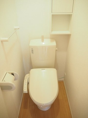 富山市赤田のアパートのトイレ