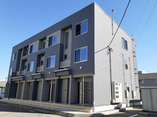 富山市黒瀬北町１丁目のアパートの外観