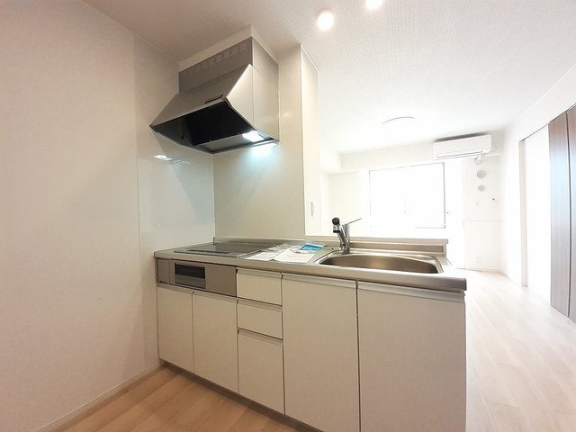 富山市金山新東のアパートのキッチン