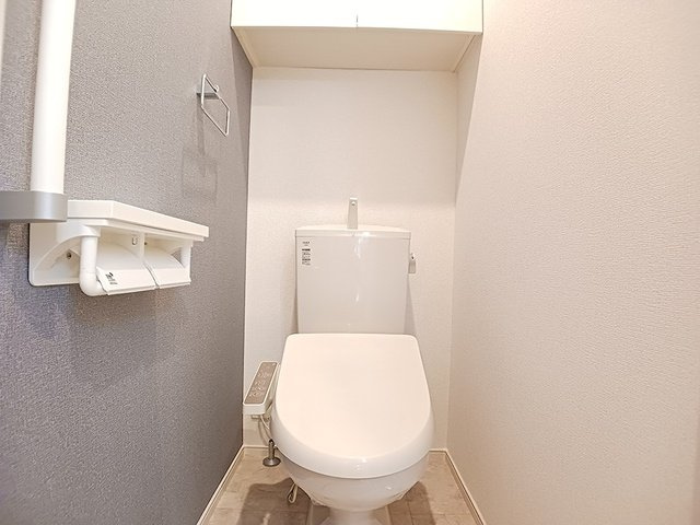 富山市八尾町井田のアパートのトイレ