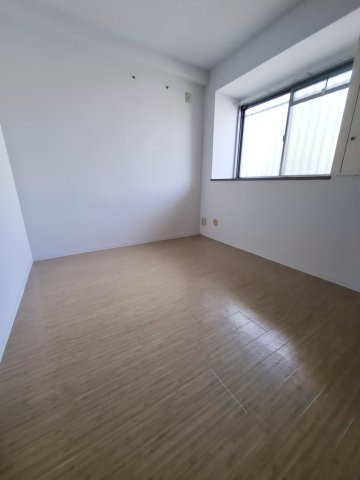 ヒルズ三番町の洋室|5.6帖