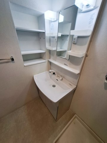 ヒルズ三番町の洗面所