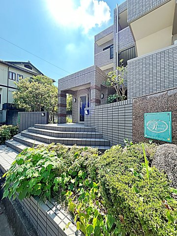 レージュエクセルのエントランス