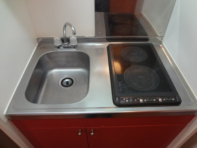 レオパレスｆｉｄａｒｅのキッチン|安心安全の電気コンロ、加熱力はばっちりのラジエントヒーター！