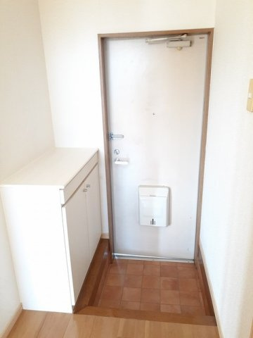 広住グリーンハイツⅡの玄関