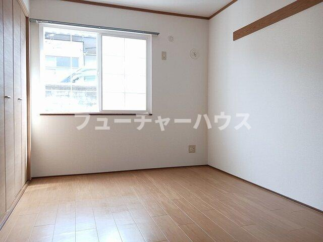 プレミアージュＢの内装|明るい色調の室内です