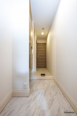 コンフォートTOWAの玄関|写真は同じ大和ハウス施工のものです。色・仕様は異なります。