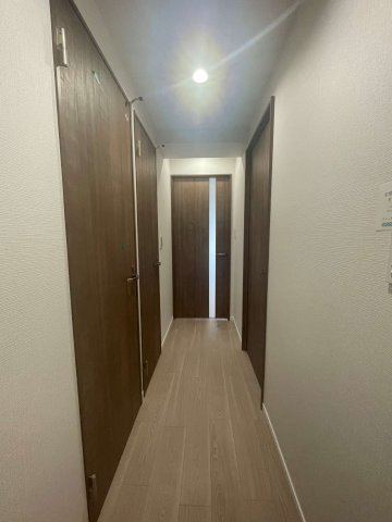 蓮根ファミールハイツ2号棟の玄関
