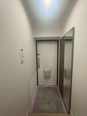 蓮根ファミールハイツ2号棟の玄関