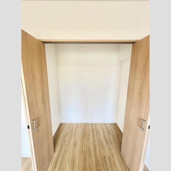 宝マンションサザンスクエア弐番館の収納