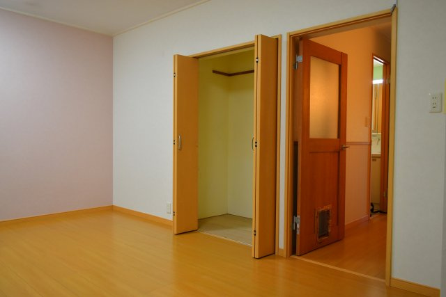府中市本宿町１丁目の中古マンションの居間・リビング
