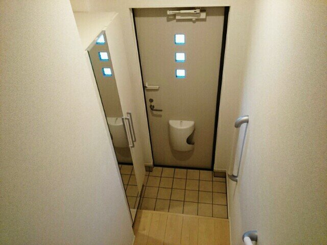 サンビリンの玄関|明るい玄関です