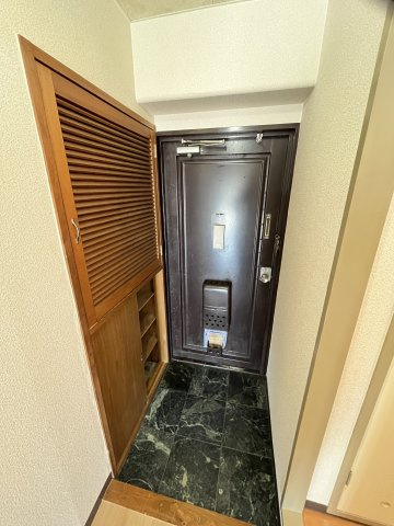 ステーションハイツの玄関