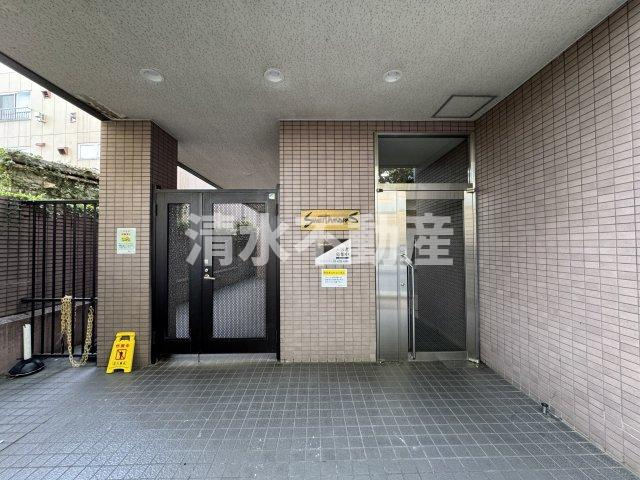 江古田駅1分マンションのエントランス