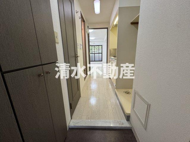 江古田駅1分マンションの玄関|【仲介手数料無料】ご内見は清水不動産までお気軽にお問い合わせ下さい。