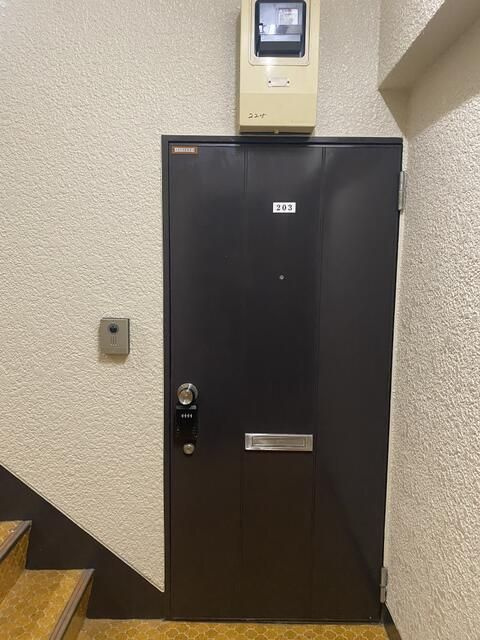 エスアイハイムの玄関