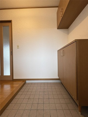 ハイツサンライズＣ棟の玄関