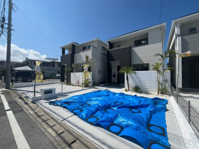 ＋＋宜野湾市上原1丁目-B号棟（全4棟）の駐車場|駐車場があるので、車を買う予定の方も安心です