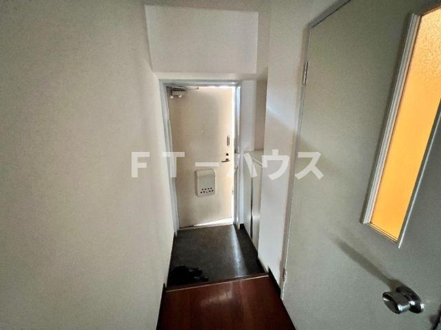 リアライズ市川原木の玄関