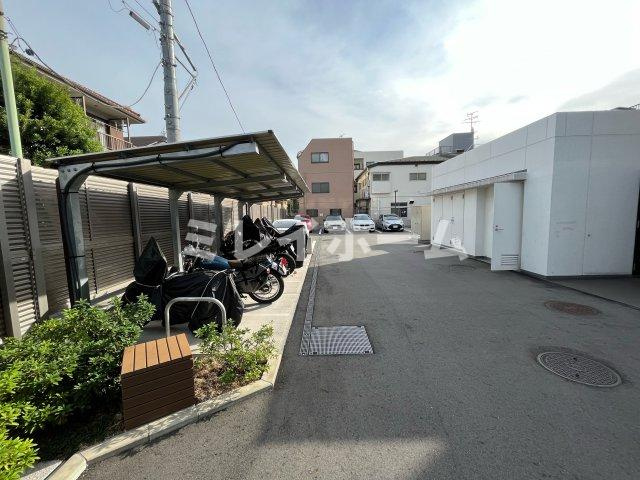 ブランシエスタ糀谷の駐車場
