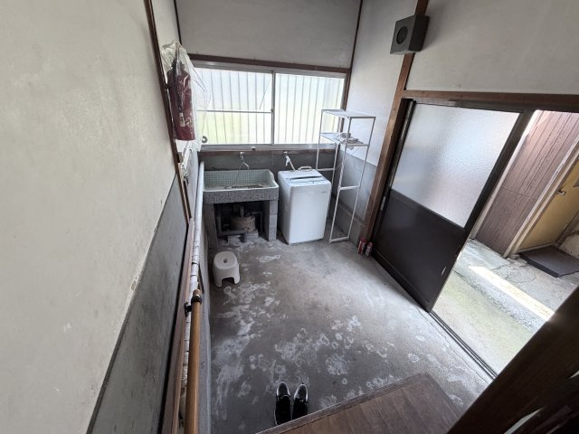 丹波市柏原町上小倉の中古一戸建のその他|勝手口、洗濯機置場