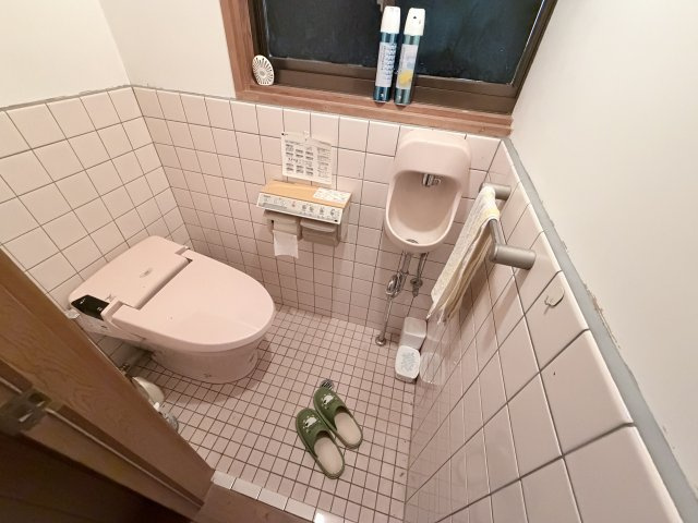 丹波市柏原町上小倉の中古一戸建のトイレ