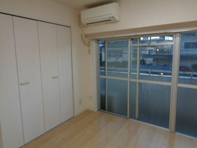 恩田ビルの寝室