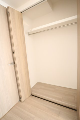 ももの木三宮ビルの収納|約6.6帖の洋室にあるクローゼット