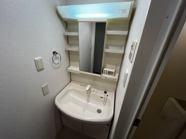 エフローレ日本橋浜町の洗面所|脱衣スペースもあります