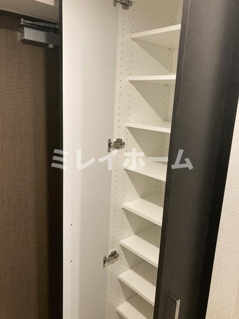 コンポジット南雪谷の玄関