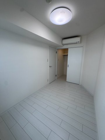 MAXIV梅島DUEの洋室|明るい洋室です