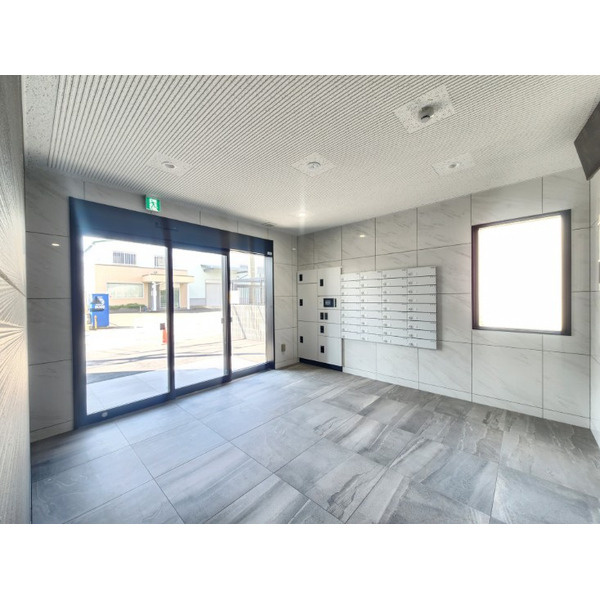 福岡市東区多の津５丁目の賃貸マンションのロビー