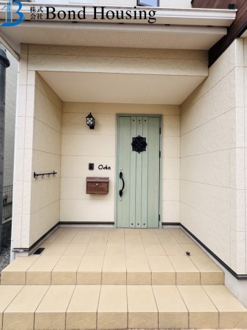 築10年の良質中古戸建　大久保町大窪の玄関|一戸建て-明石市大久保町大窪
 写真はAI加工にて家具や荷物は消しております。写真と現況が相違ある場合は現況優先になります。
写真はAI加工にて家具や荷物は消しております。写真と現況が相違ある場合は現