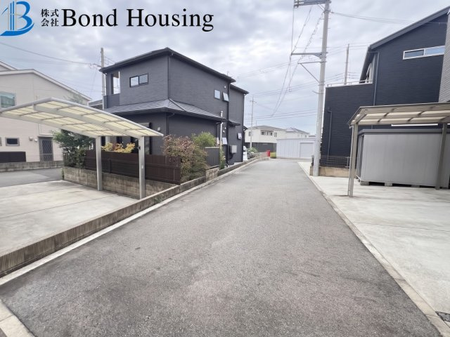 築10年の良質中古戸建　大久保町大窪の前面道路含む現地写真|一戸建て-明石市大久保町大窪
 写真はAI加工にて家具や荷物は消しております。写真と現況が相違ある場合は現況優先になります。
写真はAI加工にて家具や荷物は消しております。写真と現況が相違ある場合は現
