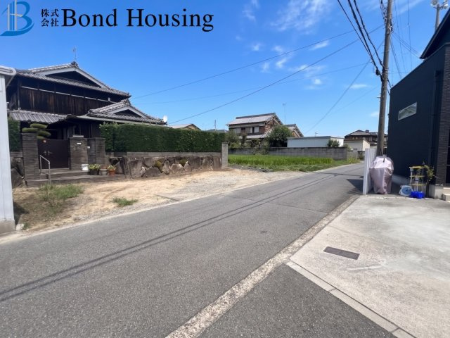築10年の良質中古戸建　大久保町大窪の前面道路含む現地写真|一戸建て-明石市大久保町大窪
 写真はAI加工にて家具や荷物は消しております。写真と現況が相違ある場合は現況優先になります。
写真はAI加工にて家具や荷物は消しております。写真と現況が相違ある場合は現