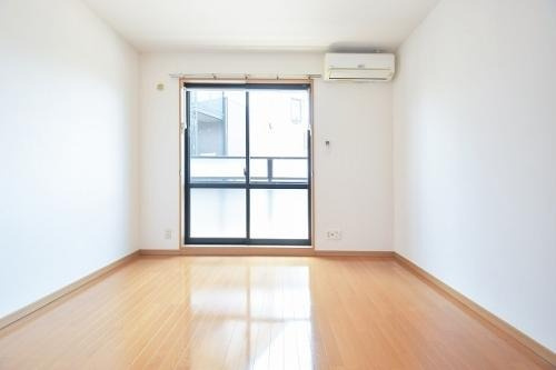 福岡市東区和白東２丁目のアパートの居間・リビング|物件の画像3
