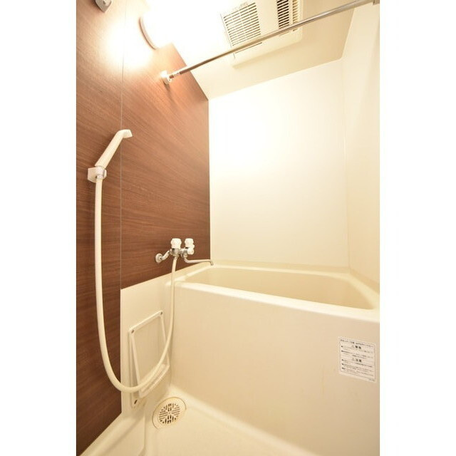 ラヴィエント浅草言問の内装|明るい色調の室内です