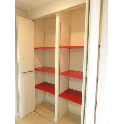 福岡市博多区吉塚１丁目の賃貸マンションの収納