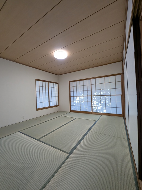 ガーデンハウス浜田山の内装|明るい色調の室内です